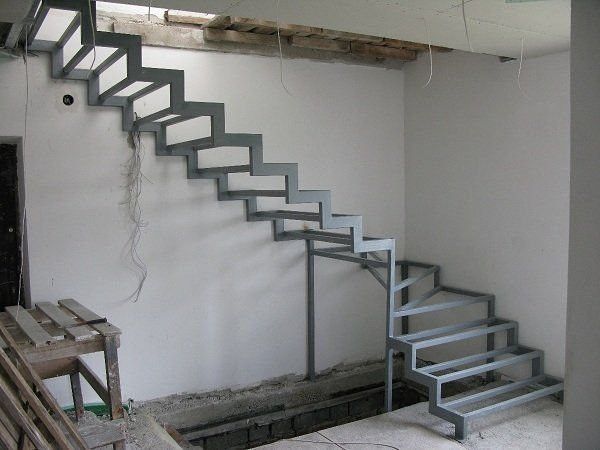 Изготовление металлических лестниц в Киеве и Киевской области