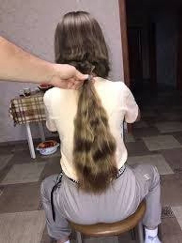 Скупка волосся у Дніпродзержинську ДОРОГО від 40 см.до 125 000 грн