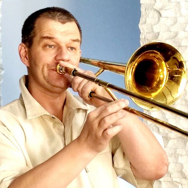 Учитель тромбона трубы блокфлейты уроки музыки онлайн обучение скайп