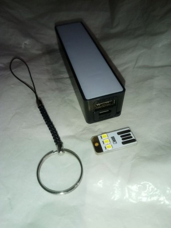 Повербанк мини 2000 мАч 1 А и светодиодный USB фонарик 5В, комплект