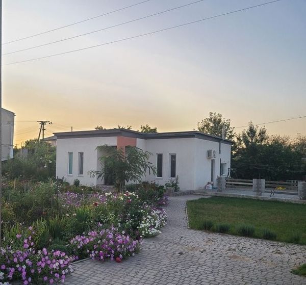 Современный дом в пригороде Черноморска