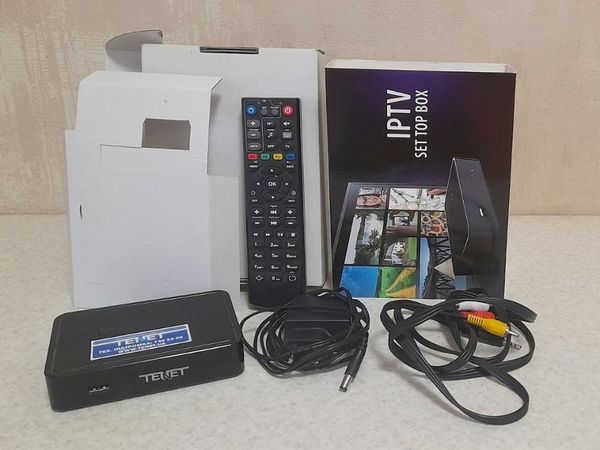 MAG-250 ТВ медиаприставка (IPTV медиаплеер)