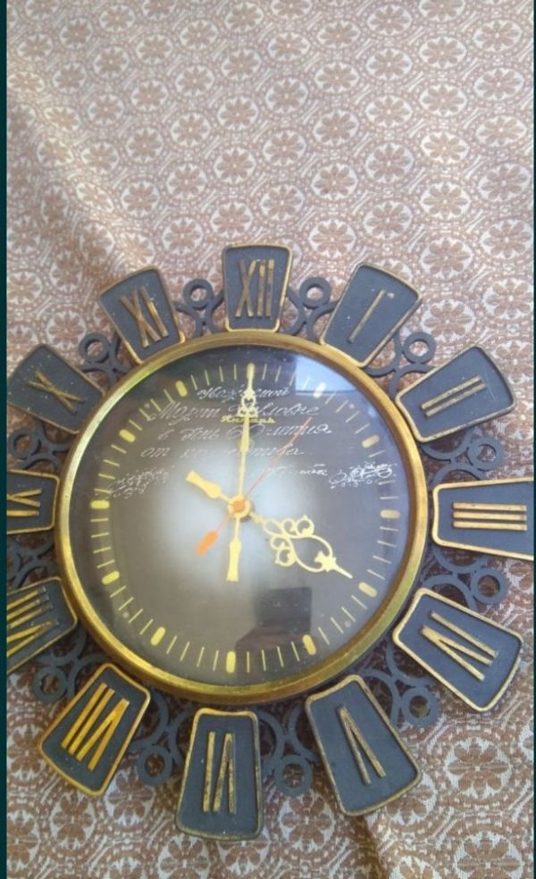 Продам настенные часы Янтарь