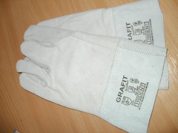Защитные сварочные перчатки.