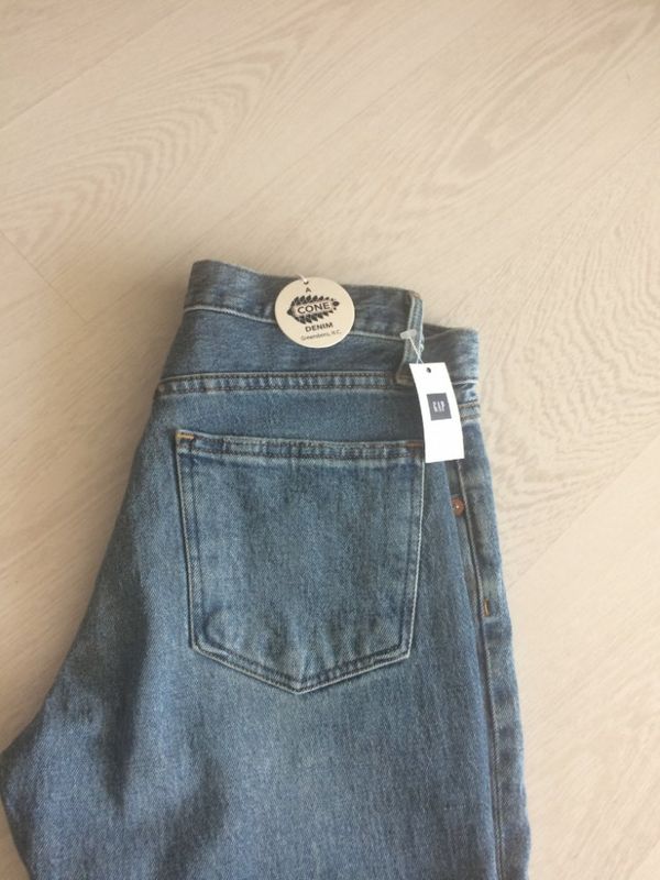 Продам джинсы GAP размер 27