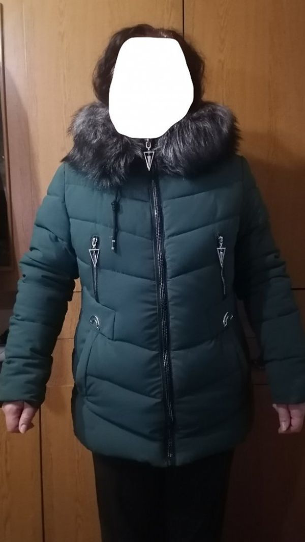 Продам зимнюю женскую куртку.