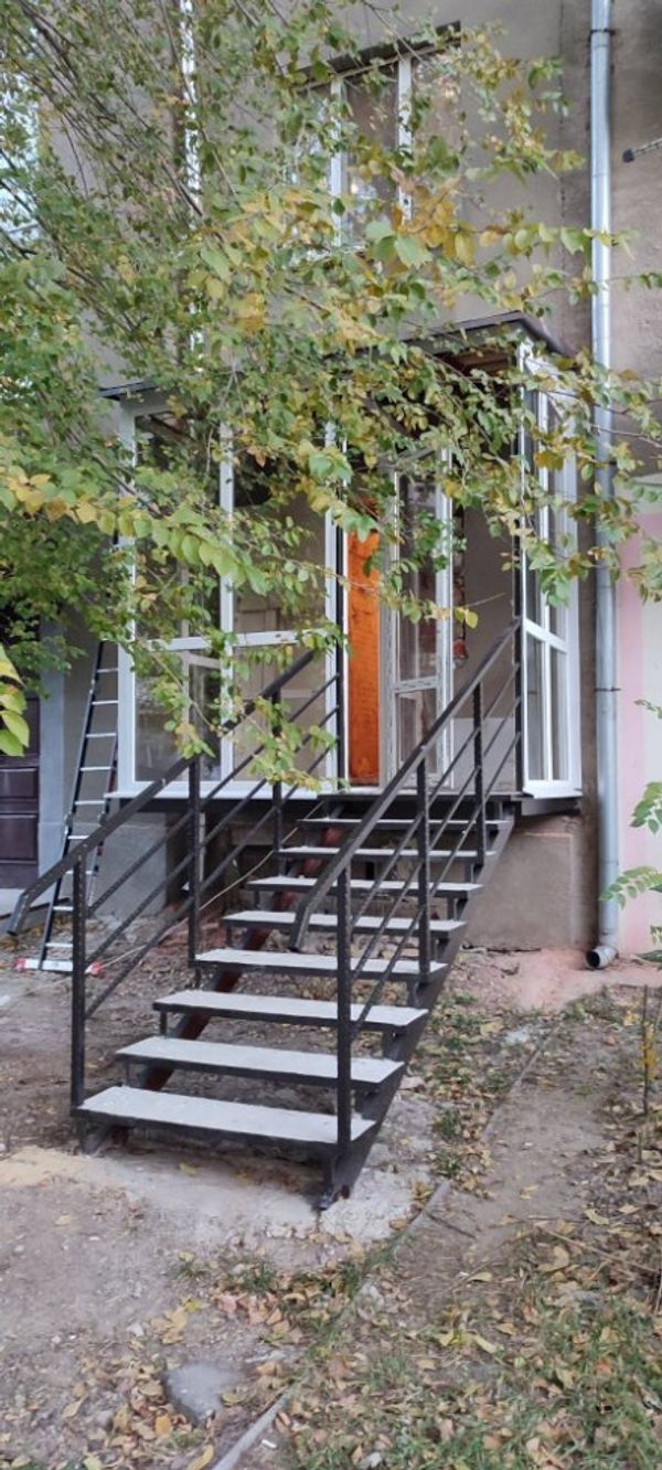 Металлические каркасы для лестниц Металлический каркас балконов Решетк