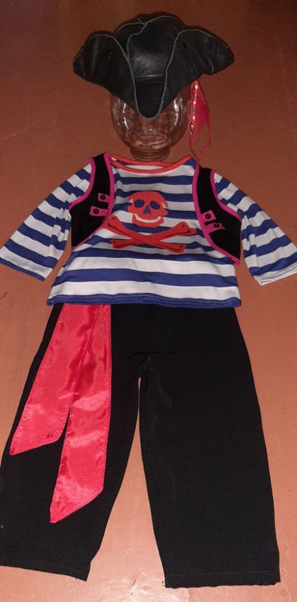 продам детский костюм пирата
