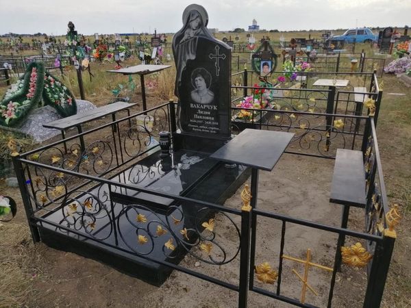 Установка памятников под ключ в Одессе и области