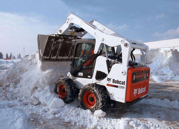 Услуги по уборке и чистке территории от снега Харьков